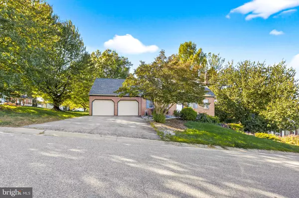 Lancaster, PA 17601,710 DUSTIN DR