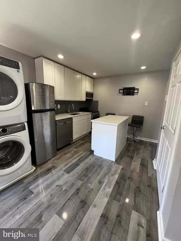 Philadelphia, PA 19121,1429 N HOLLYWOOD ST