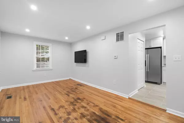 Rockville, MD 20850,715 ANDERSON AVE