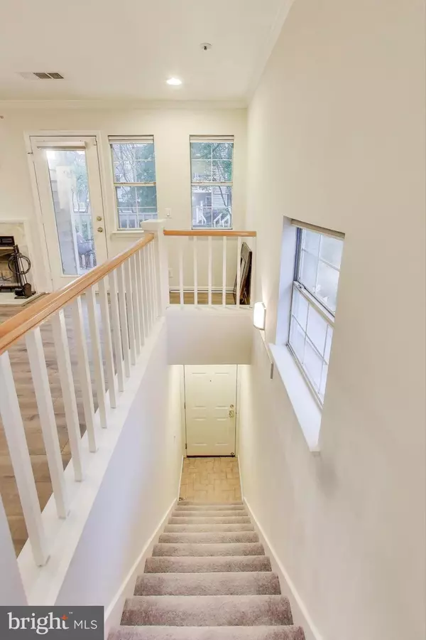 Rockville, MD 20852,5801 INMAN PARK CIR #300