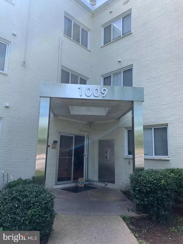 Hyattsville, MD 20782,1009 CHILLUM RD #403