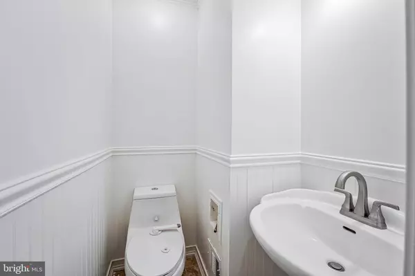 Manassas, VA 20112,8115 KING ARTHURS CT