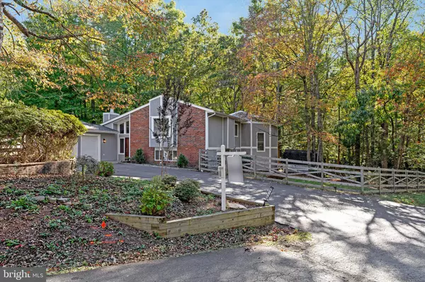 8115 KING ARTHURS CT, Manassas, VA 20112