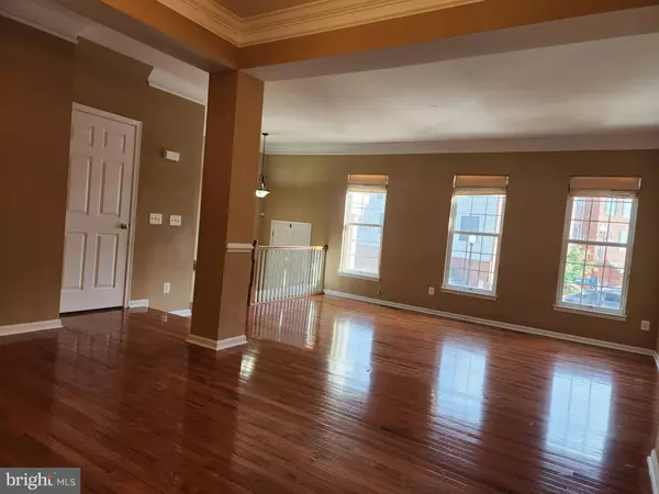 Chantilly, VA 20152,25585 AMERICA SQ