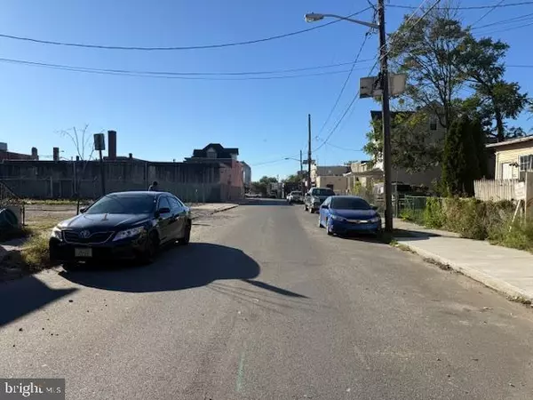 Camden, NJ 08105,32 N 25TH ST