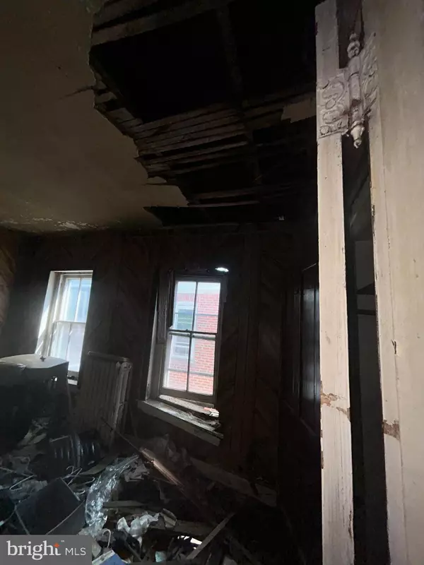 Chester, PA 19013,2704 W 4TH ST