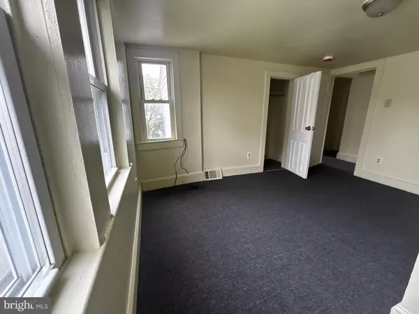 Millville, NJ 08332,2 E VINE ST