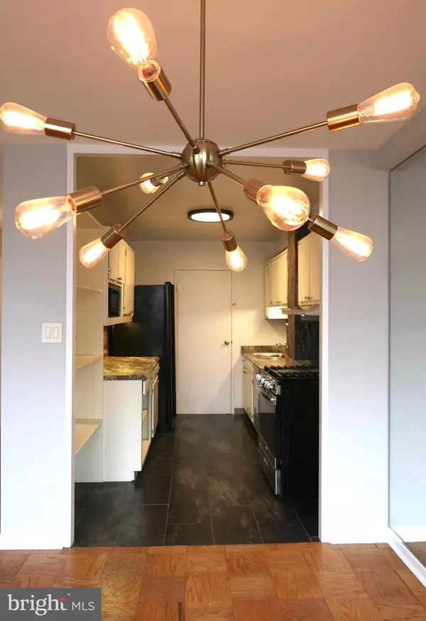 Alexandria, VA 22307,6631 WAKEFIELD DR #717