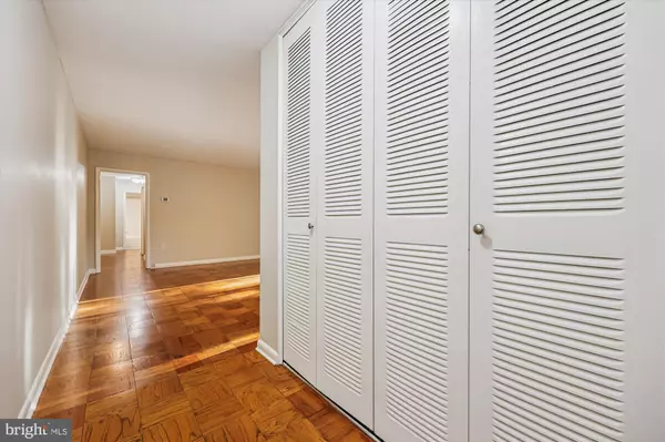 Bethesda, MD 20814,10687 WEYMOUTH ST #102