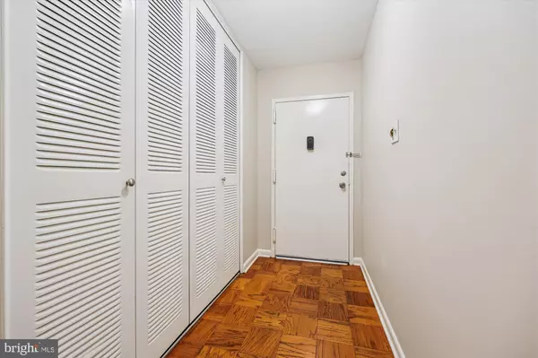 Bethesda, MD 20814,10687 WEYMOUTH ST #102