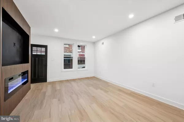 Philadelphia, PA 19148,2334 S WARNOCK ST