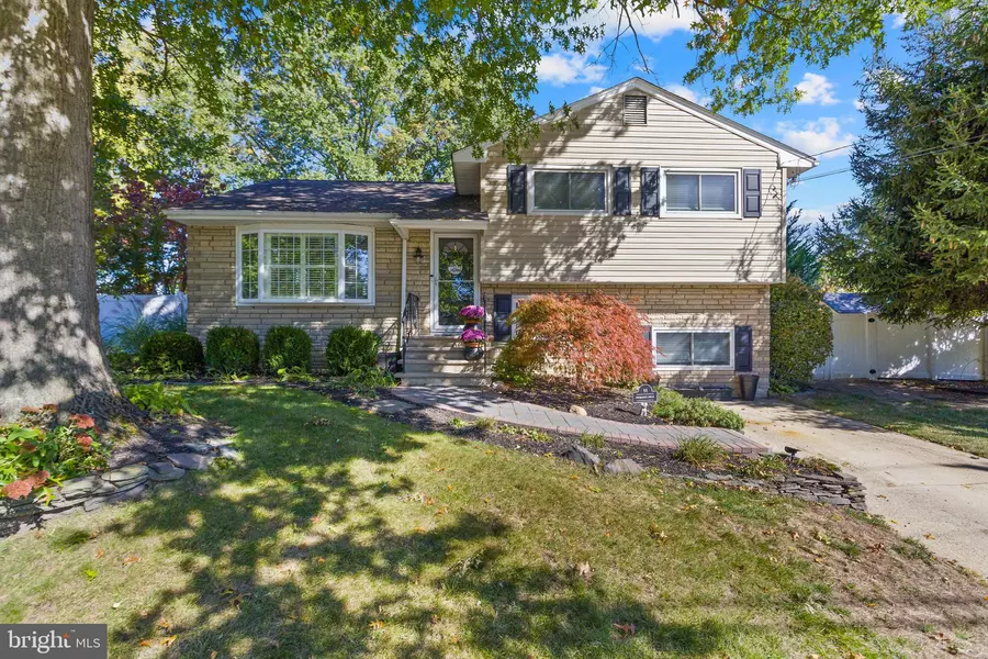 11 PROBASCO DR, Allentown, NJ 08501