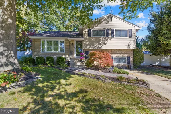 11 PROBASCO DR, Allentown, NJ 08501