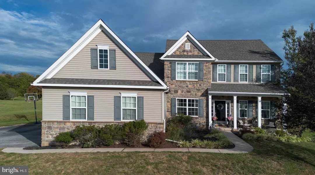 240 HUNTERS CHASE, Etters, PA 17319