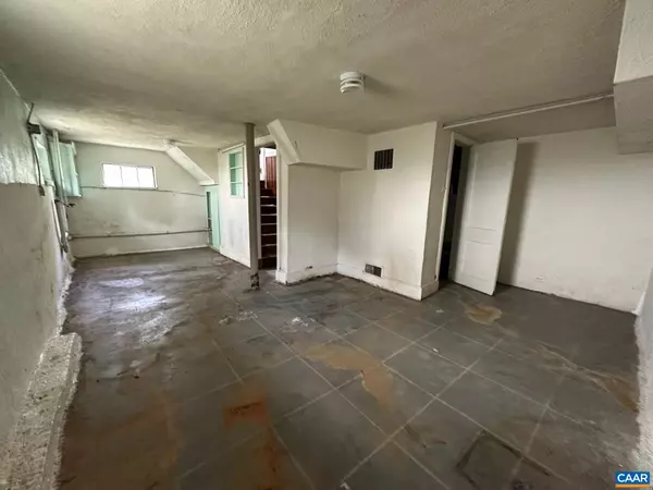 Charlottesville, VA 22902,715 ELLIOTT AVE