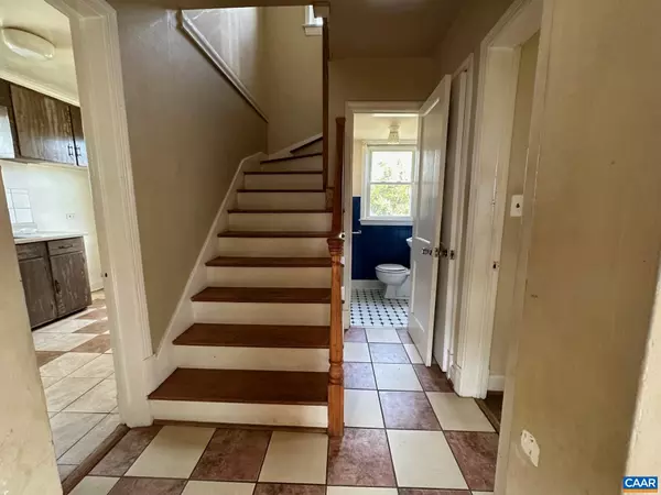 Charlottesville, VA 22902,715 ELLIOTT AVE