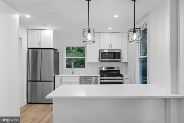 Brentwood, MD 20722,3802 PARKWOOD ST