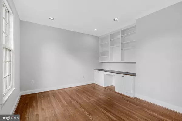 Mclean, VA 22102,1200 CHADSWORTH CT