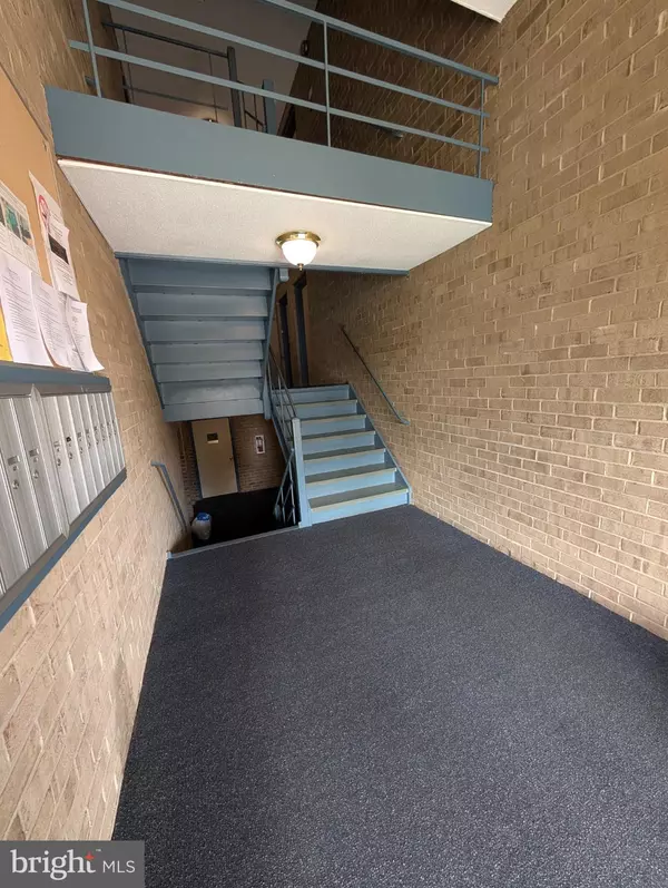 Gaithersburg, MD 20877,436 GIRARD ST #104
