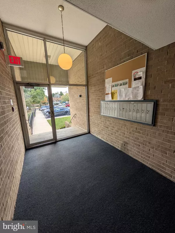 Gaithersburg, MD 20877,436 GIRARD ST #104