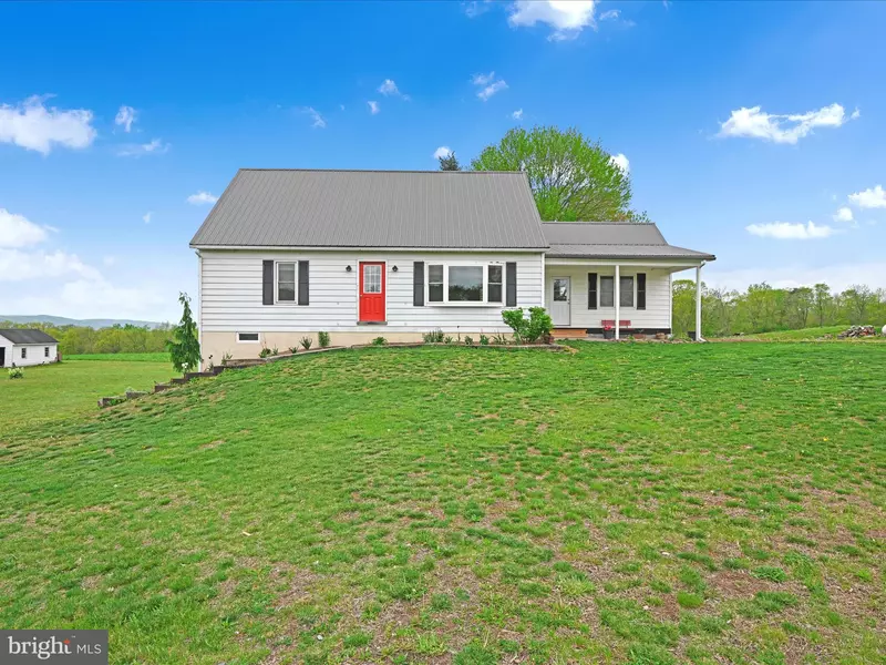805 S CROSSROADS RD, Lykens, PA 17048