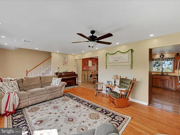 Lykens, PA 17048,805 S CROSSROADS RD