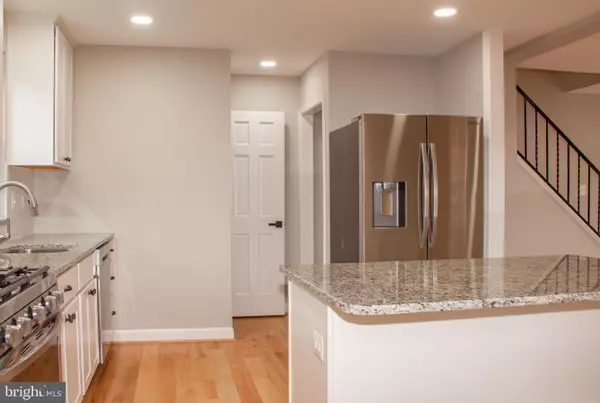 Alexandria, VA 22305,2811 MOSBY ST