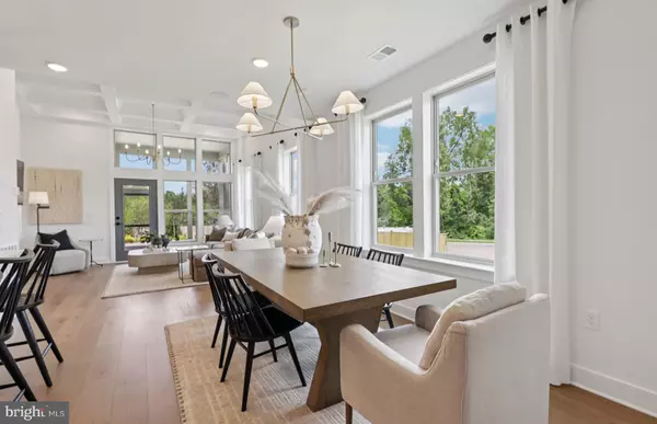 Haymarket, VA 20169,6152 AMBER LN