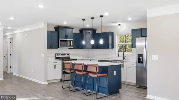 Fredericksburg, VA 22408,8012 FLIPPO DR