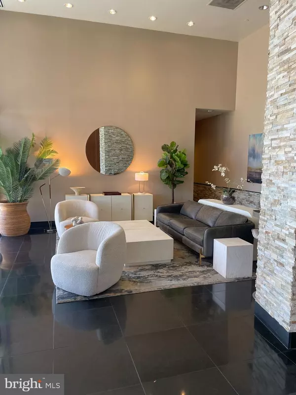 Wilmington, DE 19801,105-UNIT CHRISTINA LANDING DR #305