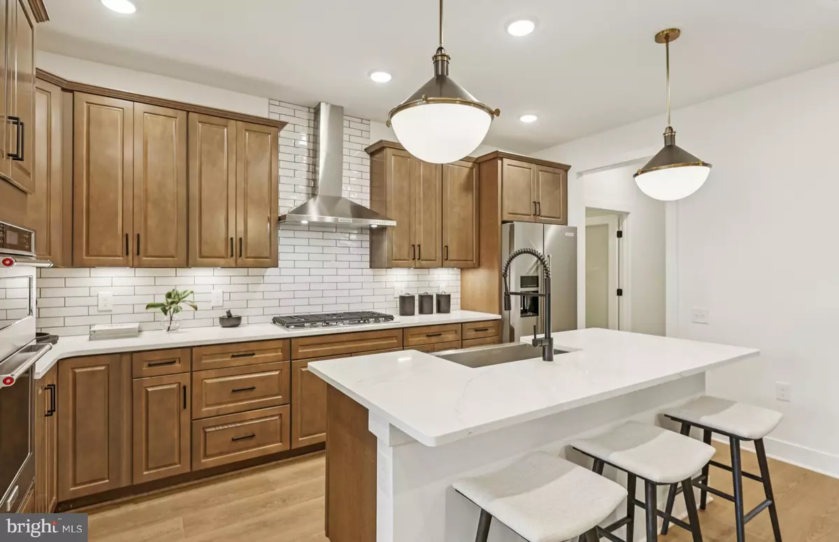 Haymarket, VA 20169,6156 AMBER LN #2