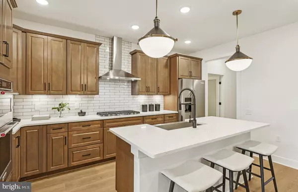 6156 AMBER LN #2, Haymarket, VA 20169