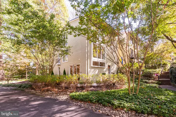 Reston, VA 20190,11464 ORCHARD LN