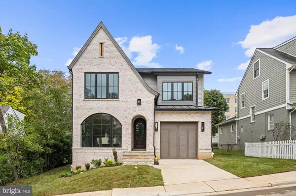 Arlington, VA 22207,2133 N OAKLAND ST