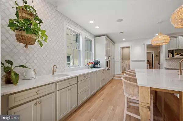 Philadelphia, PA 19118,234 E BENEZET ST
