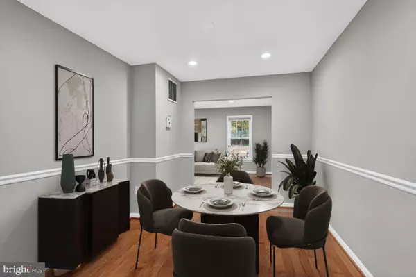 Springfield, VA 22153,7310 EGGAR WOODS LN