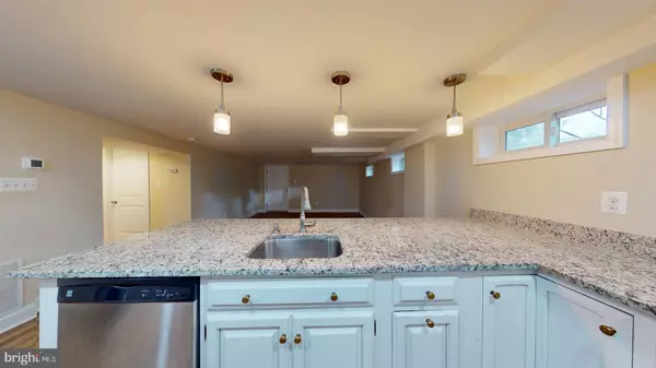 Arlington, VA 22205,1210 N KENILWORTH ST #9