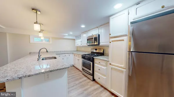 Arlington, VA 22205,1210 N KENILWORTH ST #9