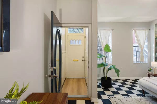 Philadelphia, PA 19147,1009 DICKINSON ST