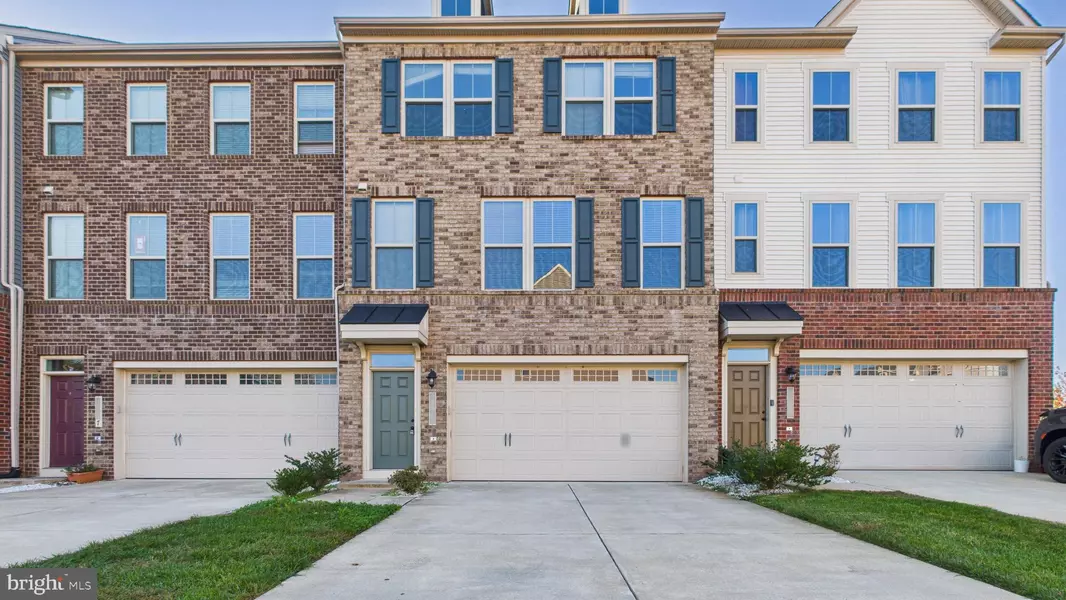 8909 FOXWAY RIDGE LN, Manassas, VA 20110