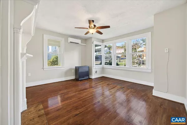 Staunton, VA 24401,9 E LIBERTY ST