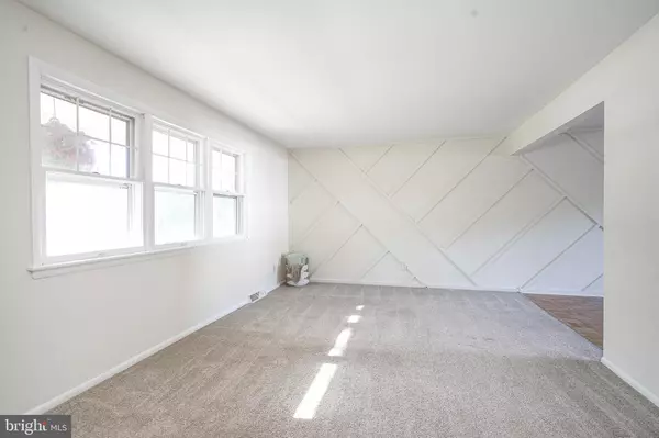 Woodbury, NJ 08096,609 SALEM AVE