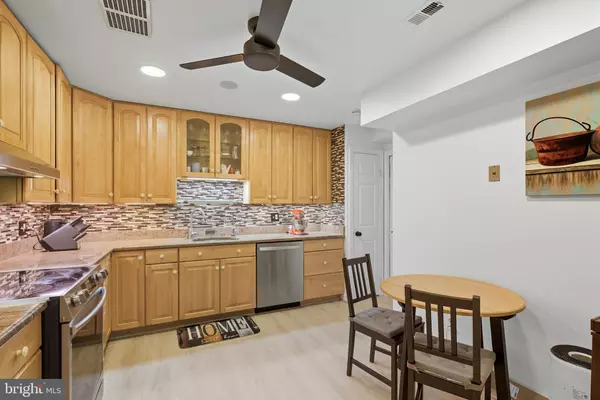 Rockville, MD 20852,11430 STRAND DR #R-203