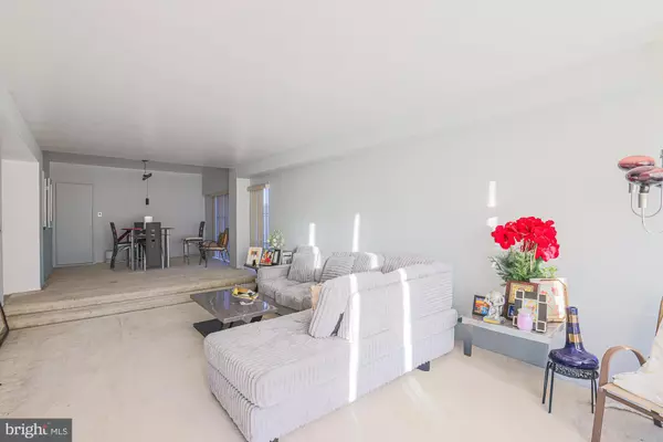 Baltimore, MD 21215,6606 PARK HEIGHTS AVE #615