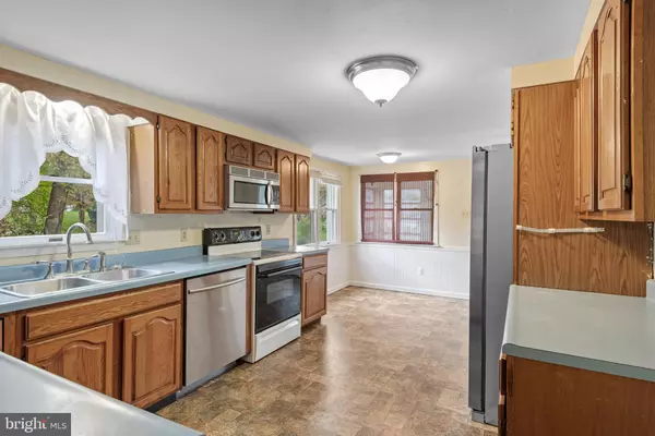 Emigsville, PA 17318,657 SINKING SPRINGS LN