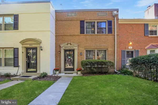 8145 CARRLEIGH PKWY, Springfield, VA 22152