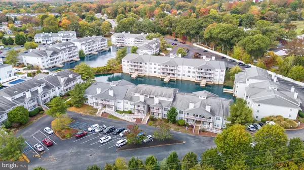 Newark, DE 19702,806 WATERS EDGE DR #187