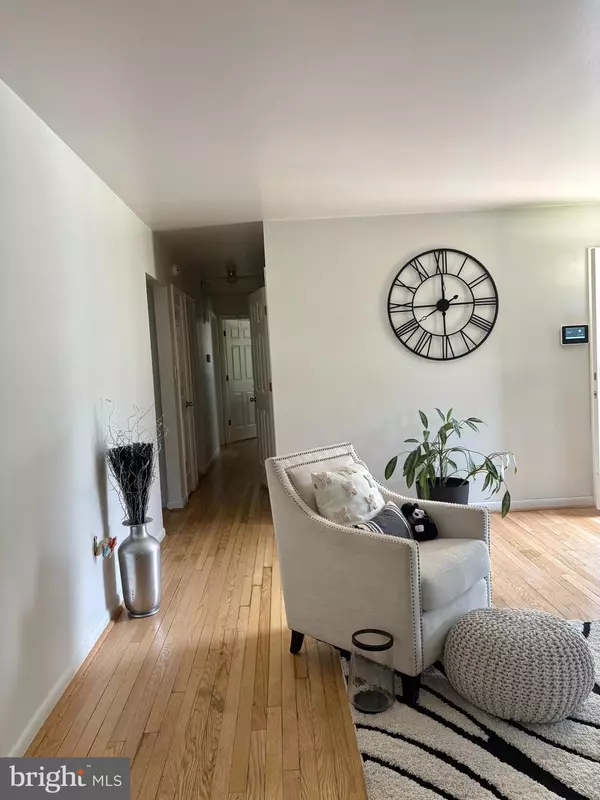 Clinton, MD 20735,7012 GROVETON DR