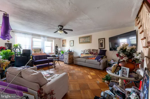 Philadelphia, PA 19150,942. E DORSET ST