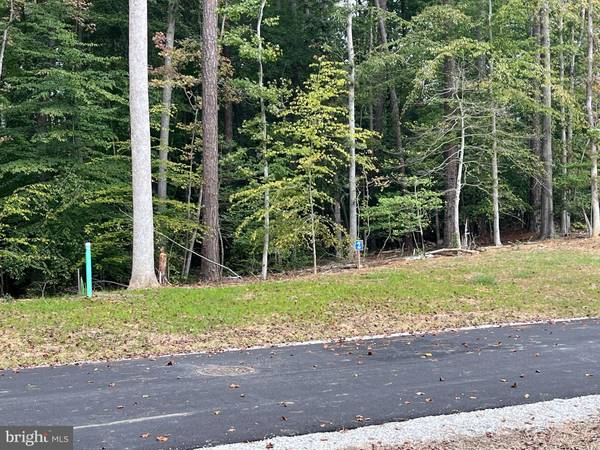 5357 RIDGEWOOD HILLS DR, Williamsburg, VA 23188